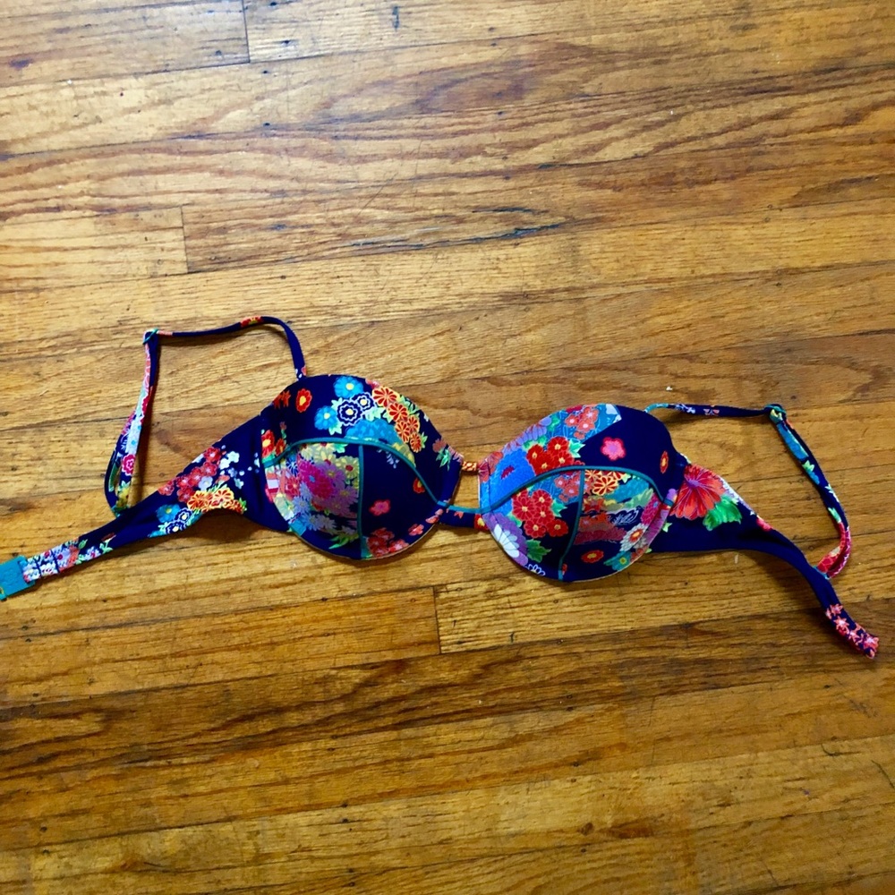 Bikini top